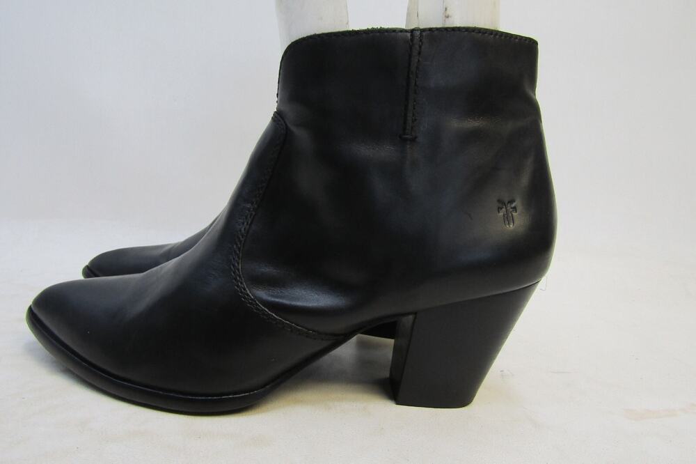 FRYE Womens Size 8 B Black Leather Zip Ankle Fashion Boots Bootie